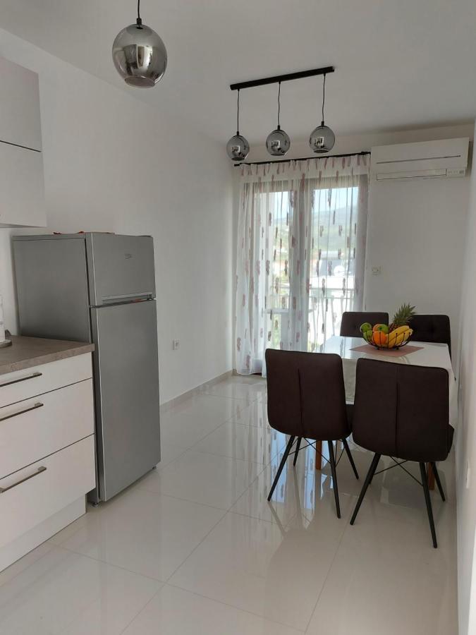 Apartmani I & J Seric Seget Vranjica Luaran gambar