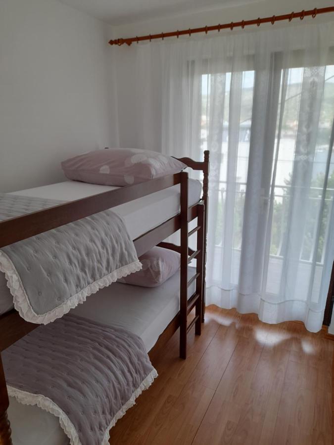 Apartmani I & J Seric Seget Vranjica Luaran gambar