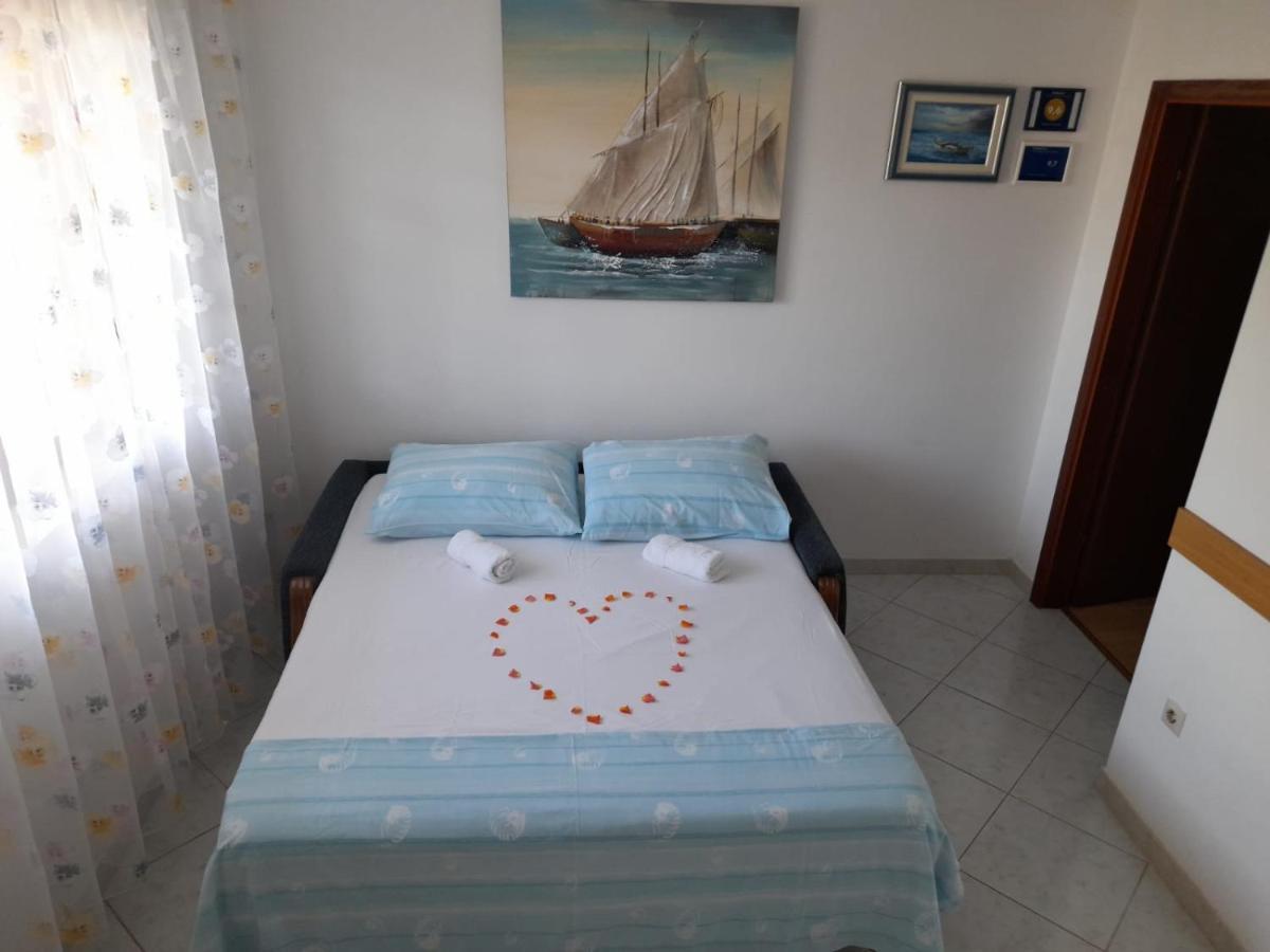 Apartmani I & J Seric Seget Vranjica Luaran gambar