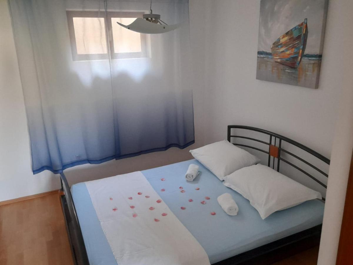 Apartmani I & J Seric Seget Vranjica Luaran gambar