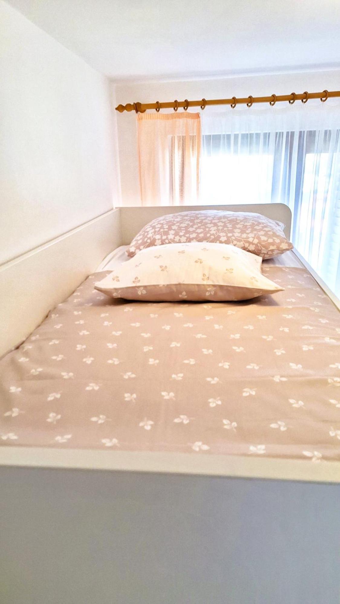 Apartmani I & J Seric Seget Vranjica Luaran gambar