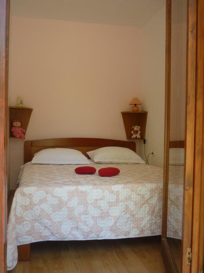 Apartmani I & J Seric Seget Vranjica Luaran gambar