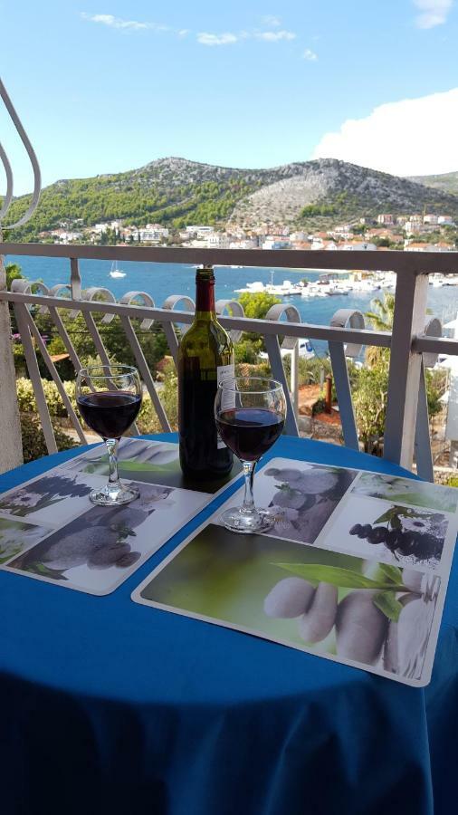 Apartmani I & J Seric Seget Vranjica Luaran gambar